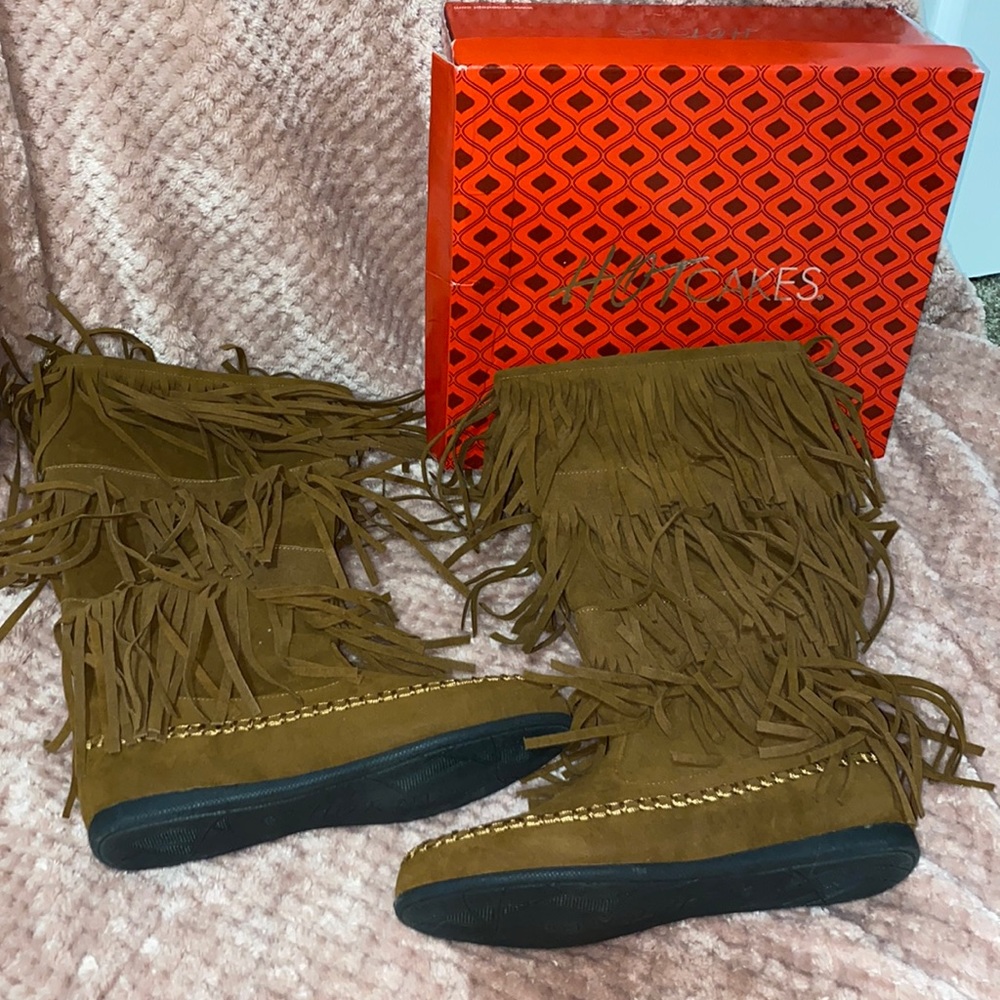 Fringe boots